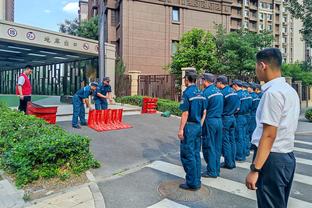 霍勒斯-格兰特打趣：公牛首个三连冠的球队最强 我能打爆罗德曼